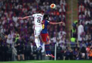 西超杯-拉菲尼亚双响维尼修斯一条龙 巴萨卫冕